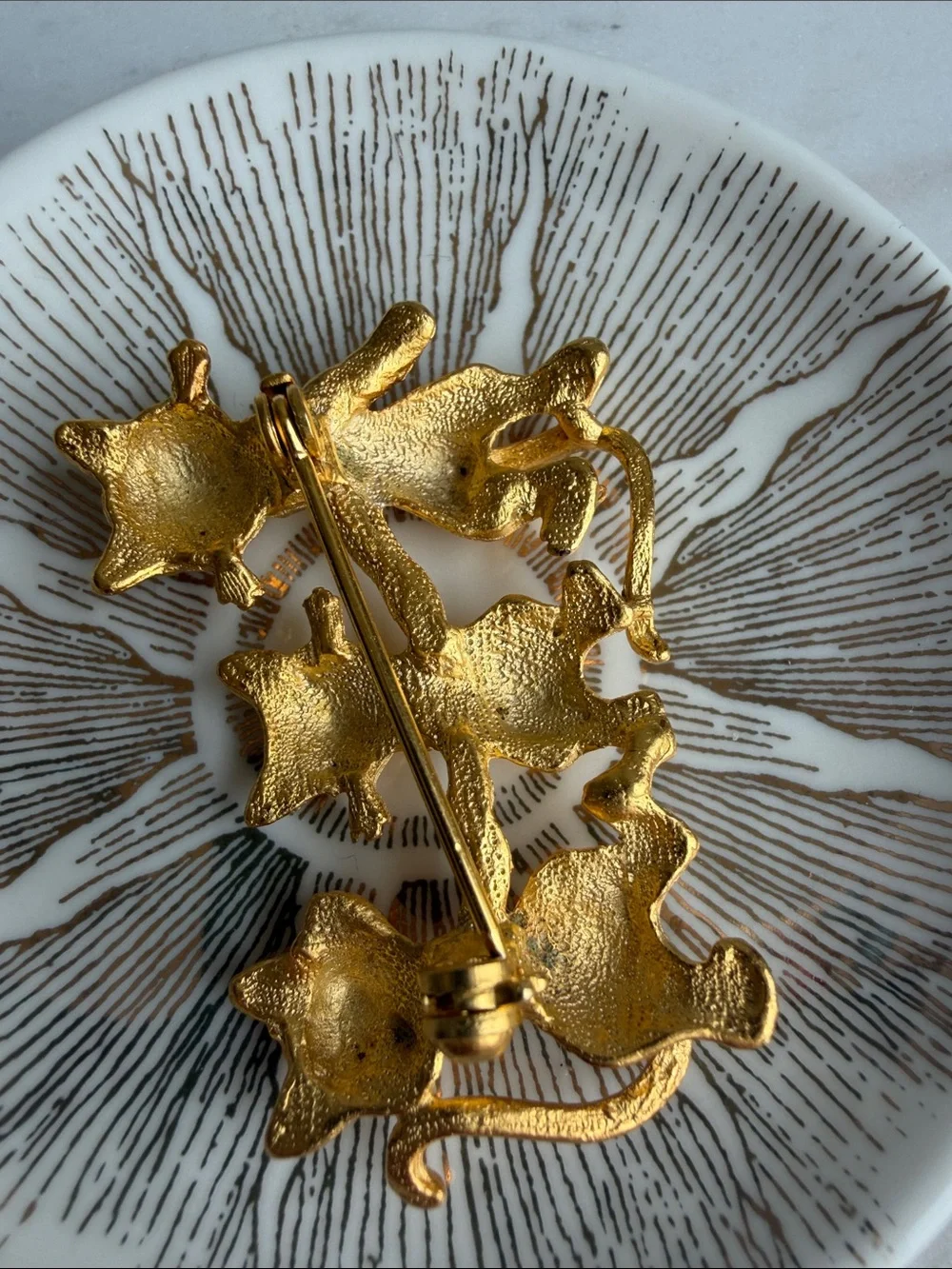 Vintage Gold Cat Trio Brooch- Whimsical